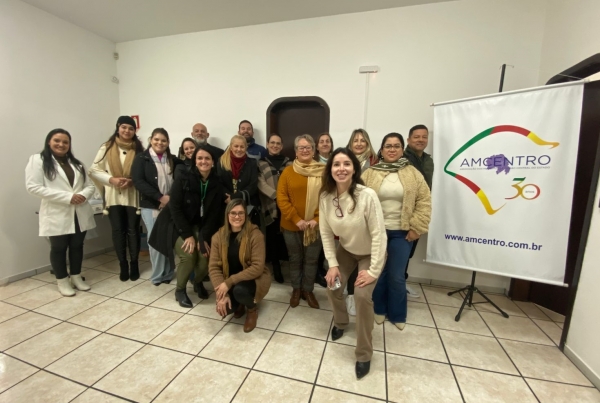 ASSISTÊNCIA SOCIAL REALIZA REUNIÃO