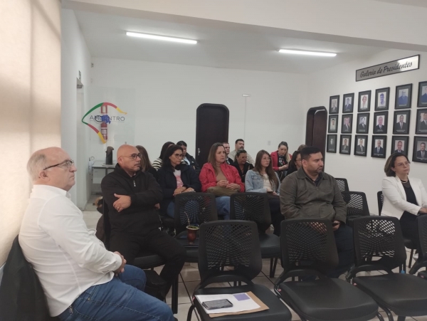 SAÚDE REALIZA REUNIÃO DE TRABALHO