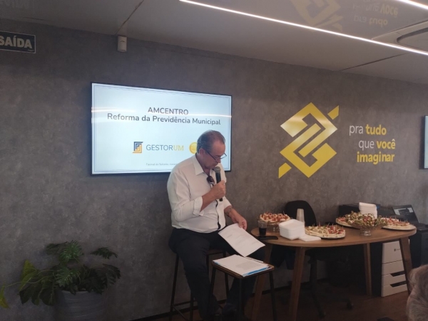 FAXINAL RECEBE ASSEMBLEIA DE PREFEITOS