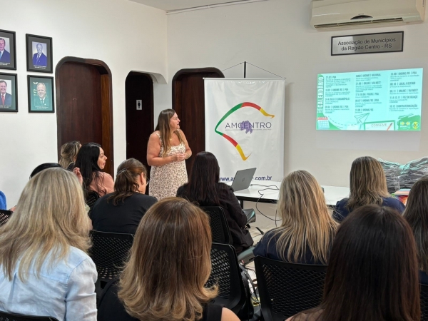 EDUCAÇÃO REALIZA REUNIÃO DE TRABALHO