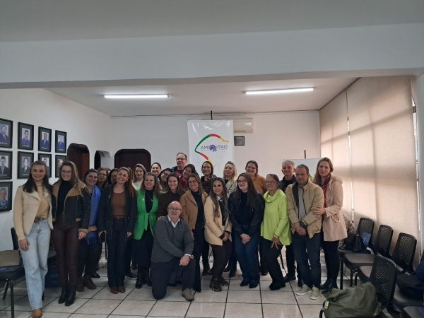 SAÚDE REALIZA REUNIÃO